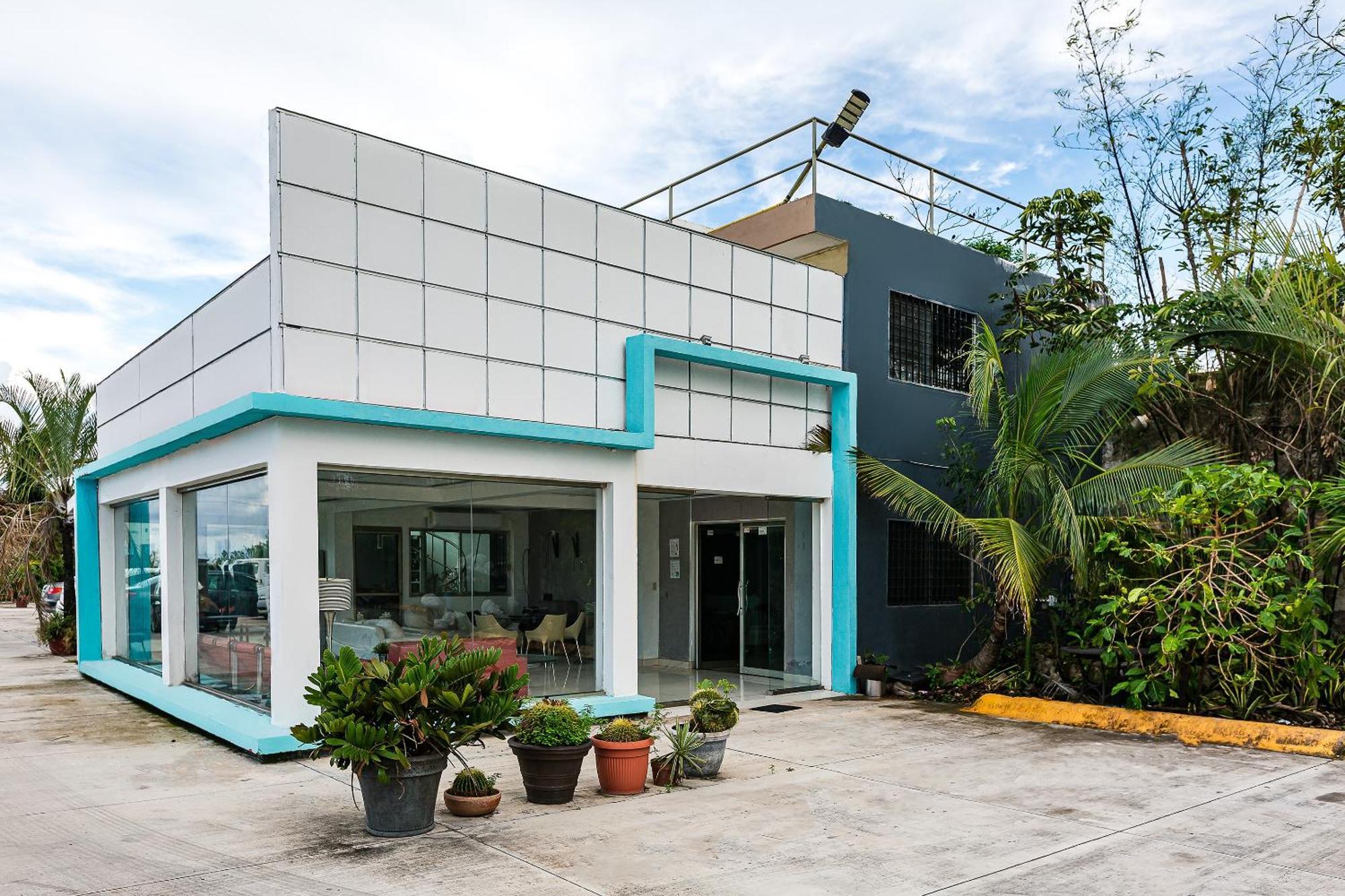 Capital O Cancun International Airport 24 7 المظهر الخارجي الصورة